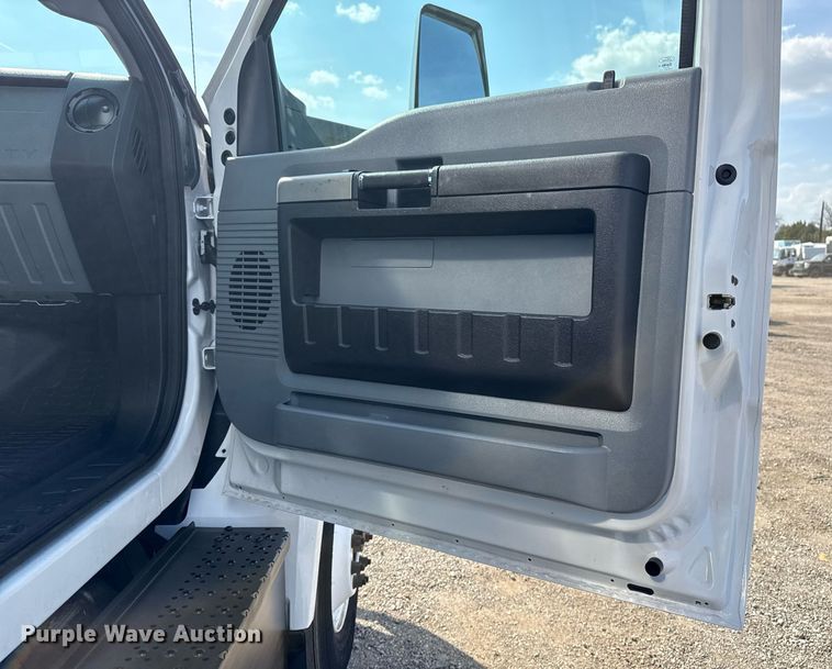 image for item EG5707 2018 Ford F650 Super Duty box truck