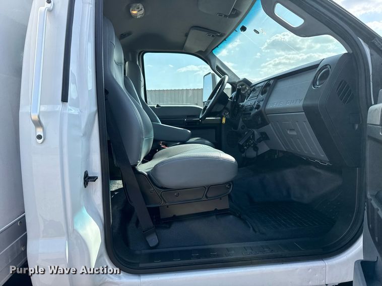 image for item EG5707 2018 Ford F650 Super Duty box truck