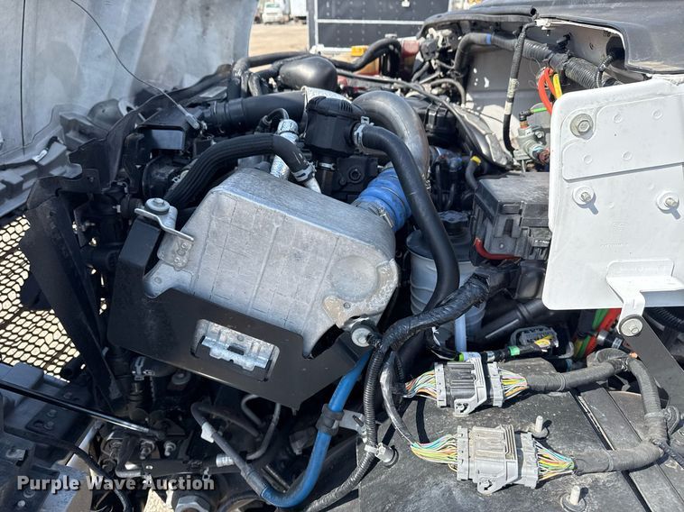 image for item EG5707 2018 Ford F650 Super Duty box truck