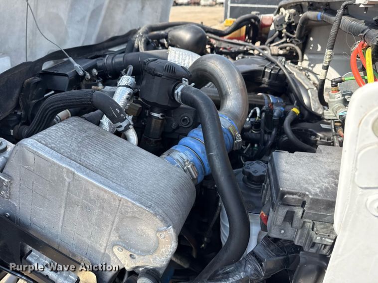 image for item EG5707 2018 Ford F650 Super Duty box truck