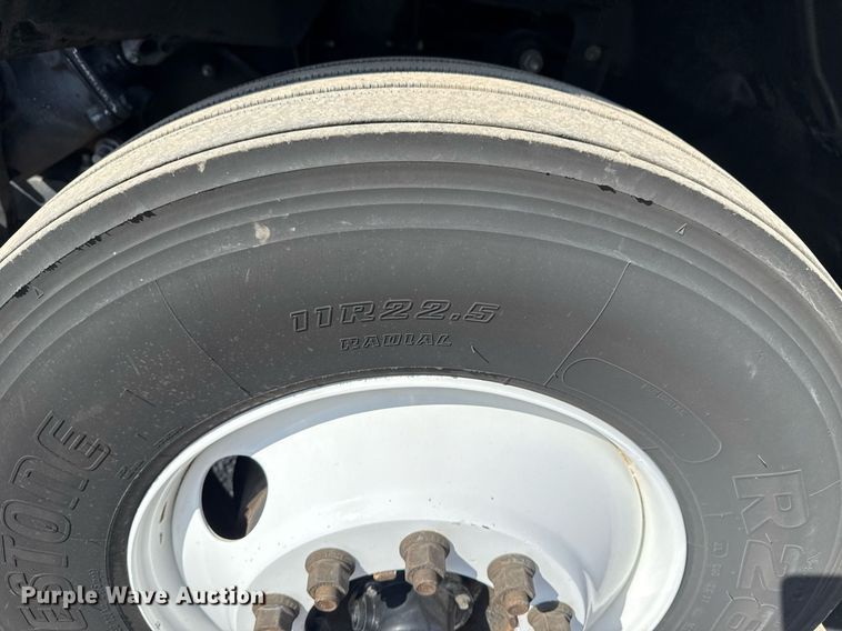 image for item EG5707 2018 Ford F650 Super Duty box truck