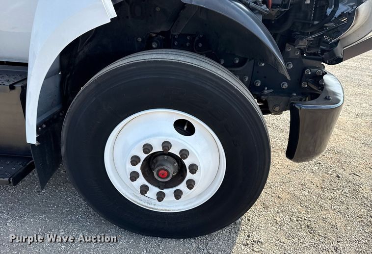 image for item EG5707 2018 Ford F650 Super Duty box truck