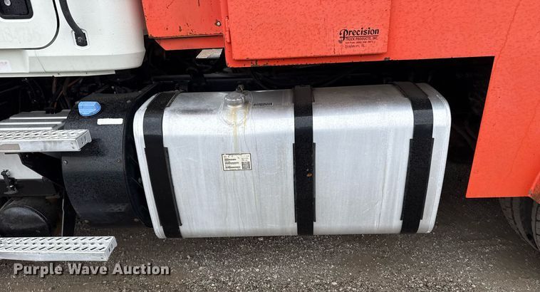 image for item EG5712 2013 Mack CXU612 toter truck