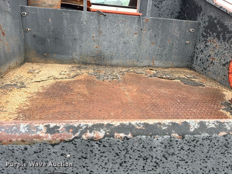 image for item EG5712 2013 Mack CXU612 toter truck