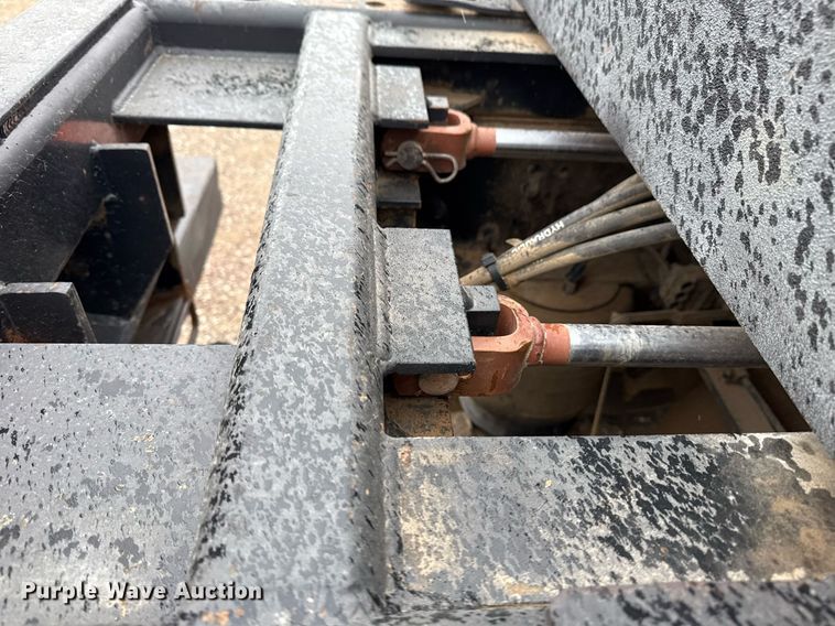 image for item EG5712 2013 Mack CXU612 toter truck