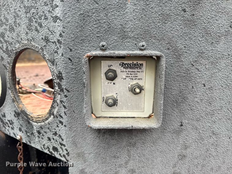 image for item EG5712 2013 Mack CXU612 toter truck