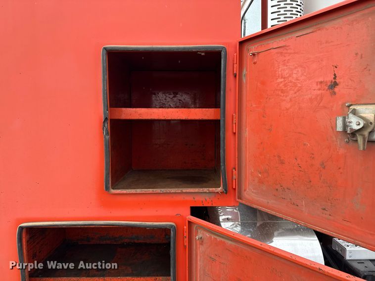 image for item EG5712 2013 Mack CXU612 toter truck