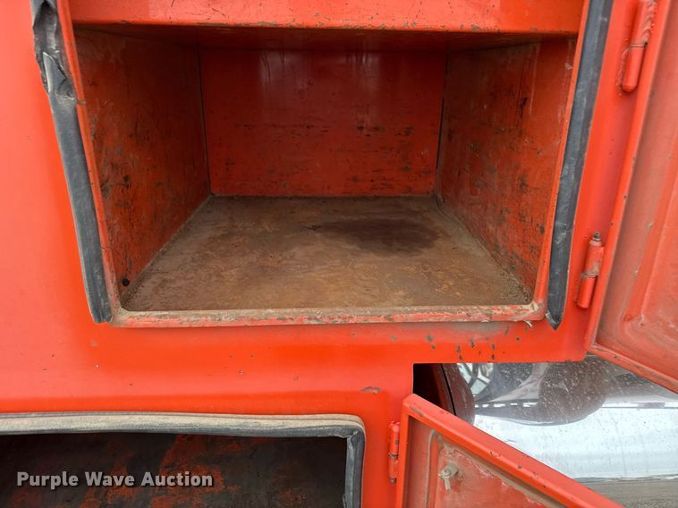 image for item EG5712 2013 Mack CXU612 toter truck