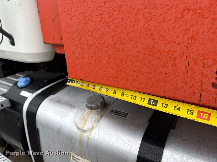 image for item EG5712 2013 Mack CXU612 toter truck