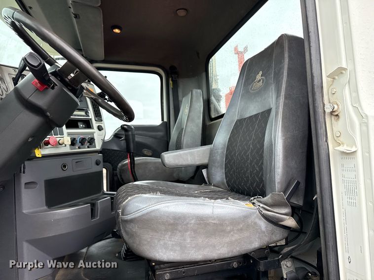 image for item EG5712 2013 Mack CXU612 toter truck