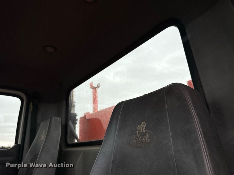 image for item EG5712 2013 Mack CXU612 toter truck