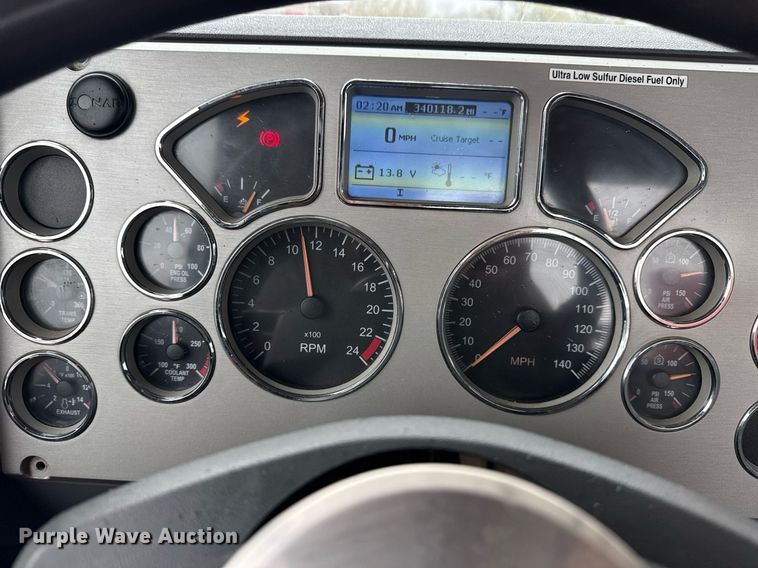 image for item EG5712 2013 Mack CXU612 toter truck