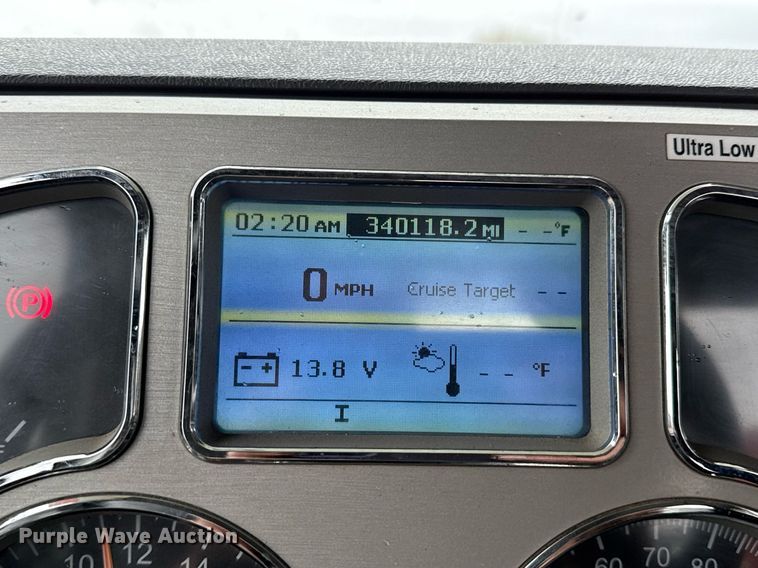 image for item EG5712 2013 Mack CXU612 toter truck