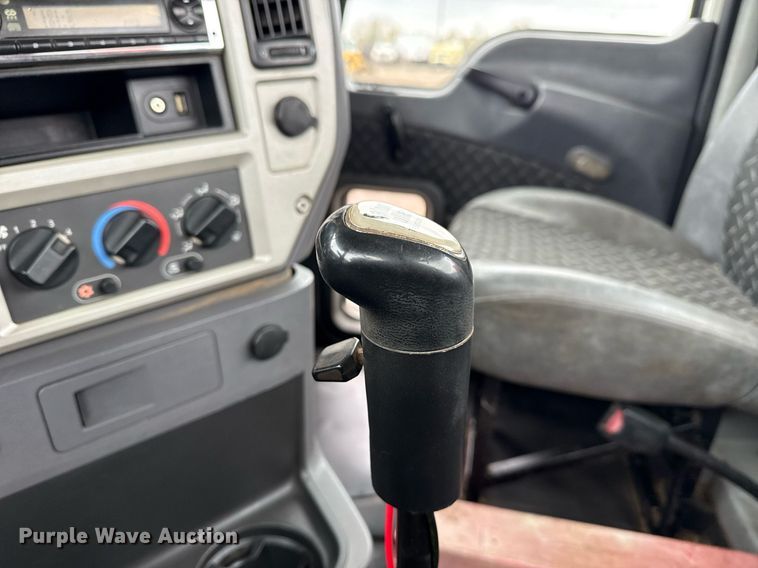 image for item EG5712 2013 Mack CXU612 toter truck