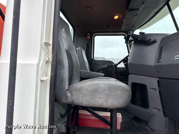 image for item EG5712 2013 Mack CXU612 toter truck