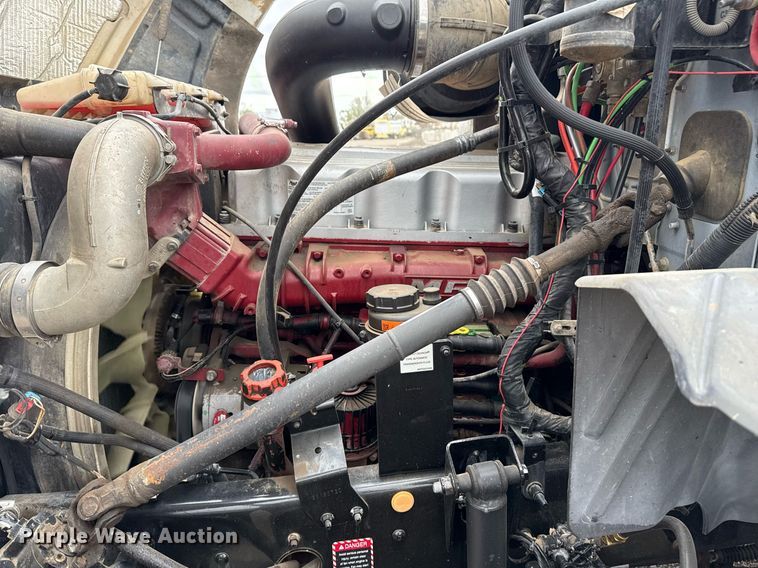 image for item EG5712 2013 Mack CXU612 toter truck