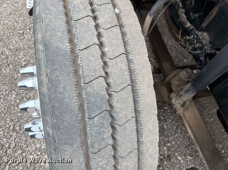 image for item EG5712 2013 Mack CXU612 toter truck