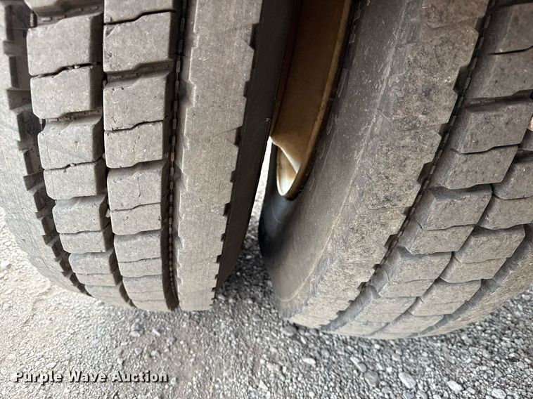 image for item EG5712 2013 Mack CXU612 toter truck