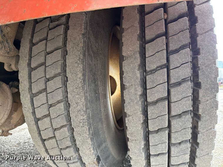 image for item EG5712 2013 Mack CXU612 toter truck