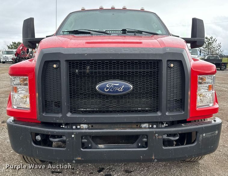 image for item EG5721 2018 Ford F650 Super Duty Crew Cab flatbed truck