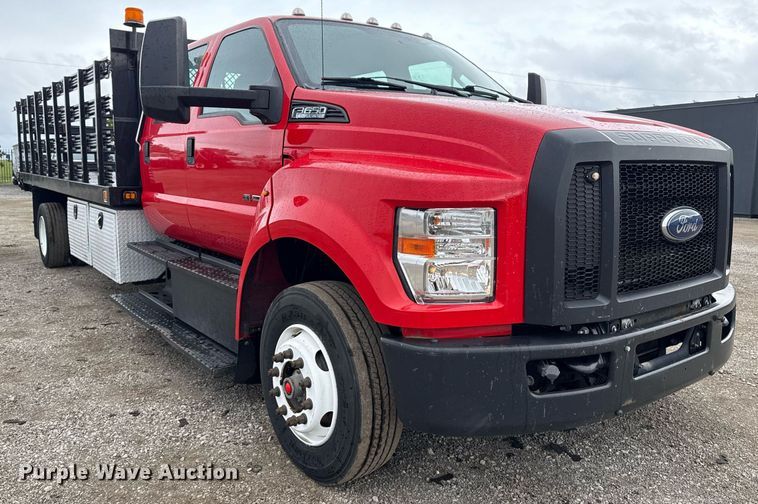 image for item EG5721 2018 Ford F650 Super Duty Crew Cab flatbed truck