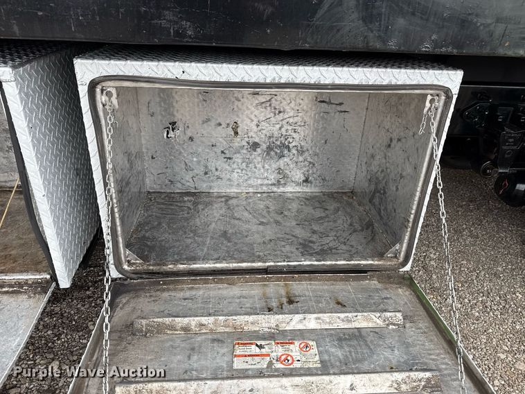 image for item EG5721 2018 Ford F650 Super Duty Crew Cab flatbed truck