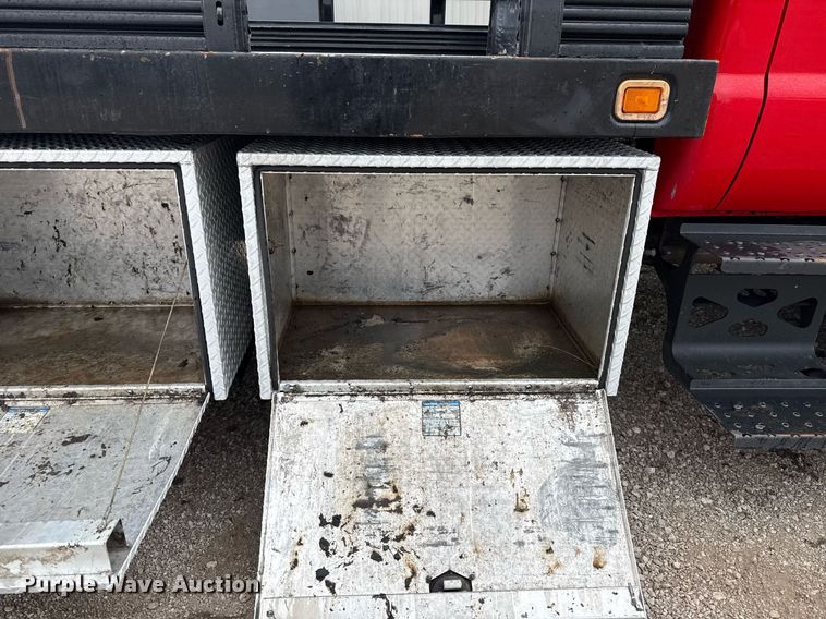 image for item EG5721 2018 Ford F650 Super Duty Crew Cab flatbed truck