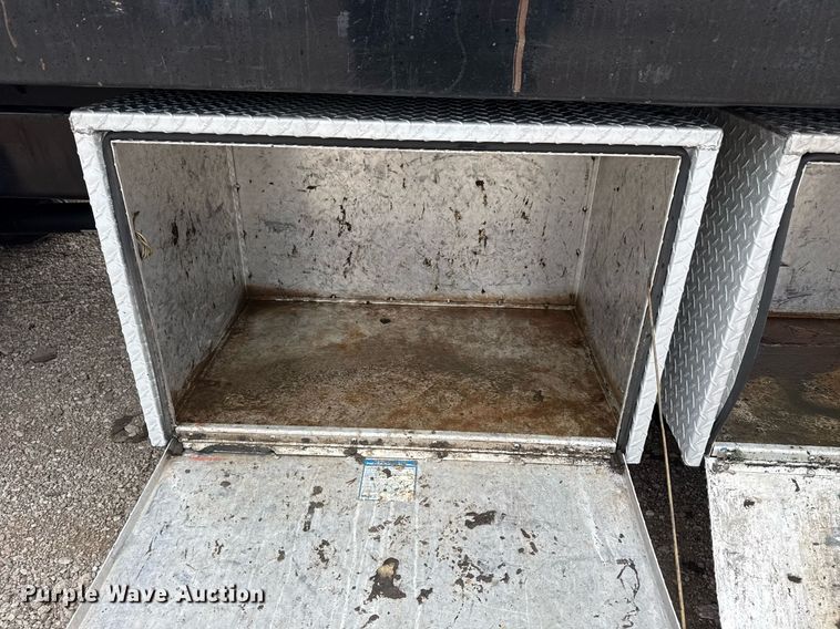 image for item EG5721 2018 Ford F650 Super Duty Crew Cab flatbed truck