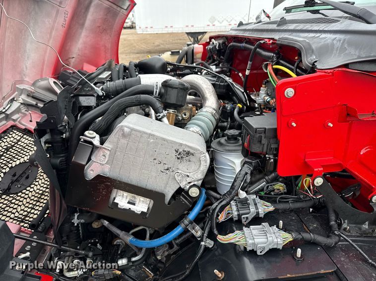 image for item EG5721 2018 Ford F650 Super Duty Crew Cab flatbed truck