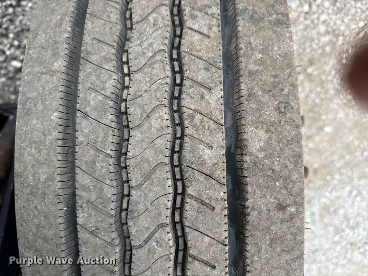 image for item EG5721 2018 Ford F650 Super Duty Crew Cab flatbed truck