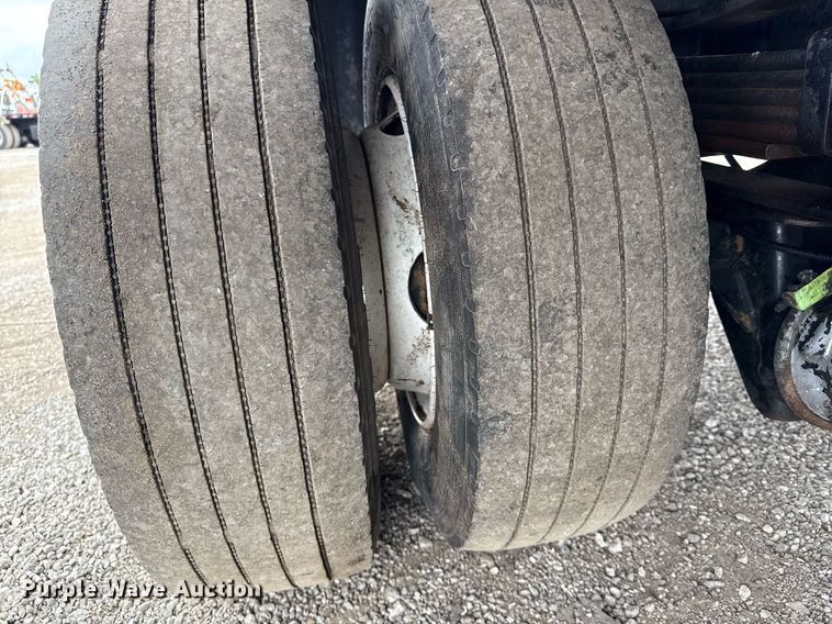 image for item EG5721 2018 Ford F650 Super Duty Crew Cab flatbed truck