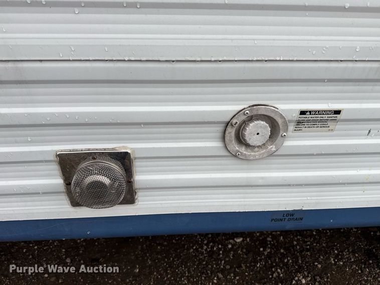 image for item EG5723 2004 Jayco Inc Jay Flight camper