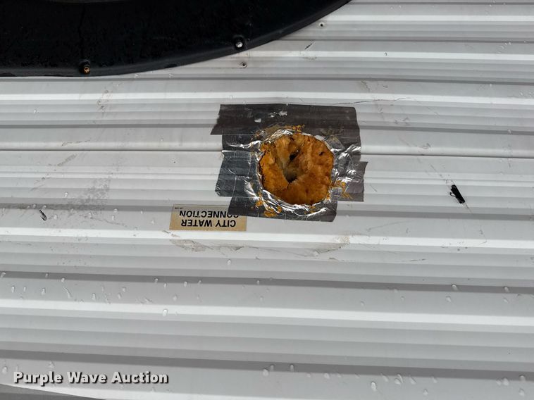 image for item EG5723 2004 Jayco Inc Jay Flight camper