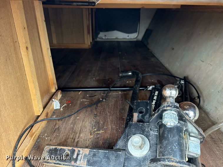 image for item EG5723 2004 Jayco Inc Jay Flight camper