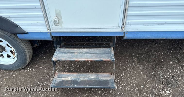 image for item EG5723 2004 Jayco Inc Jay Flight camper