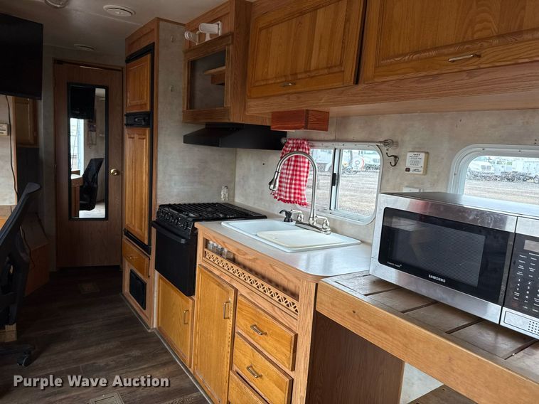 image for item EG5723 2004 Jayco Inc Jay Flight camper