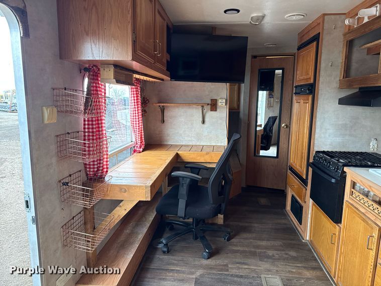 image for item EG5723 2004 Jayco Inc Jay Flight camper