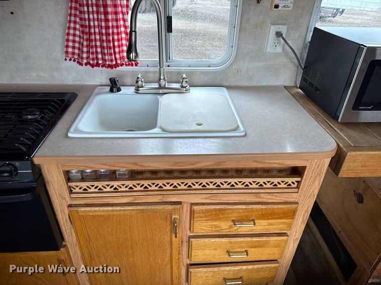 image for item EG5723 2004 Jayco Inc Jay Flight camper