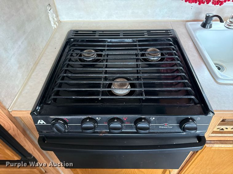 image for item EG5723 2004 Jayco Inc Jay Flight camper