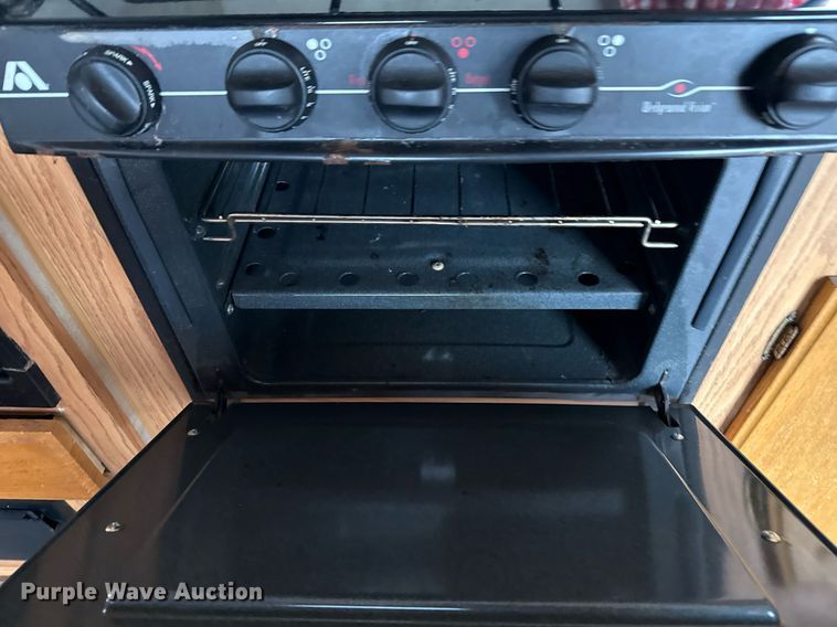 image for item EG5723 2004 Jayco Inc Jay Flight camper