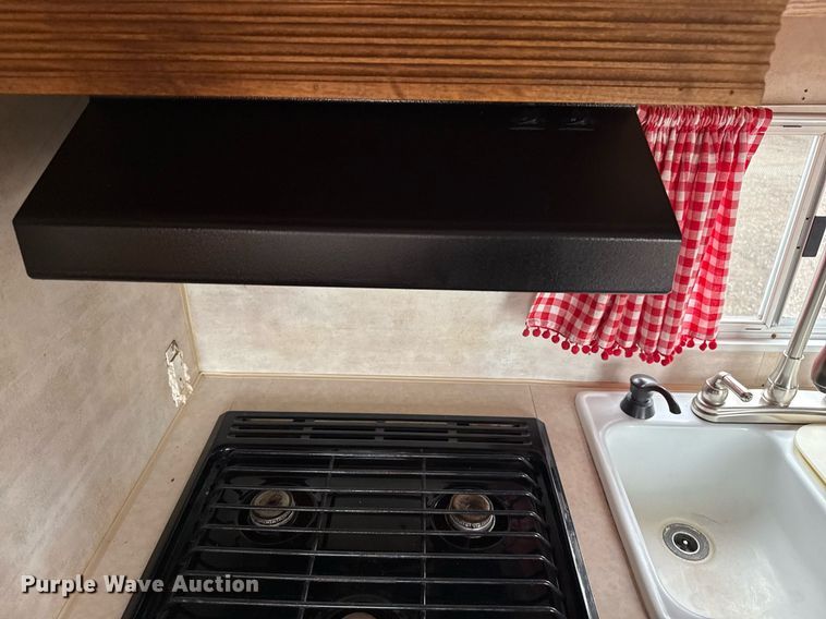 image for item EG5723 2004 Jayco Inc Jay Flight camper