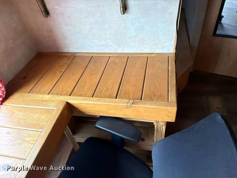 image for item EG5723 2004 Jayco Inc Jay Flight camper