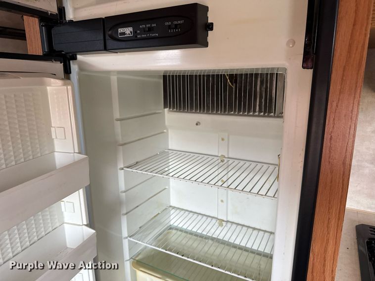 image for item EG5723 2004 Jayco Inc Jay Flight camper