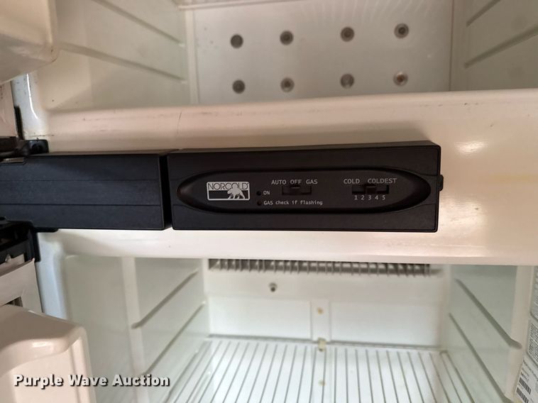 image for item EG5723 2004 Jayco Inc Jay Flight camper