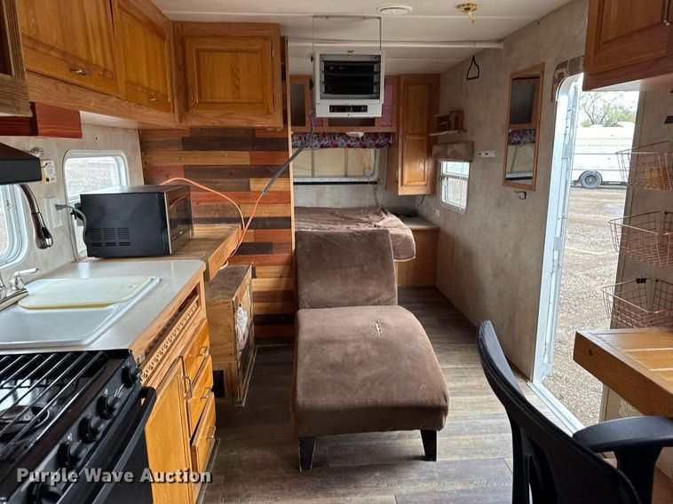 image for item EG5723 2004 Jayco Inc Jay Flight camper