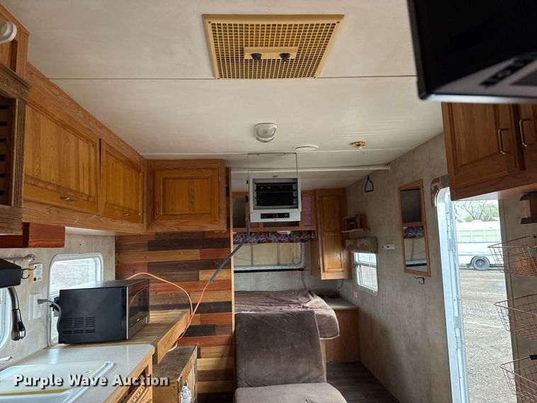 image for item EG5723 2004 Jayco Inc Jay Flight camper