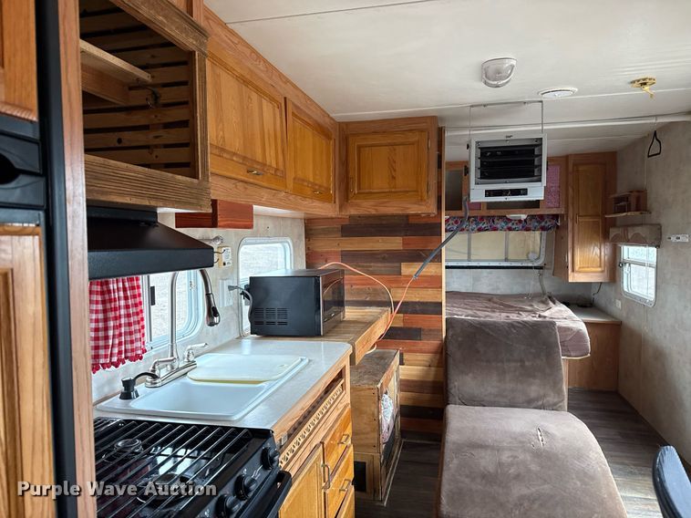 image for item EG5723 2004 Jayco Inc Jay Flight camper