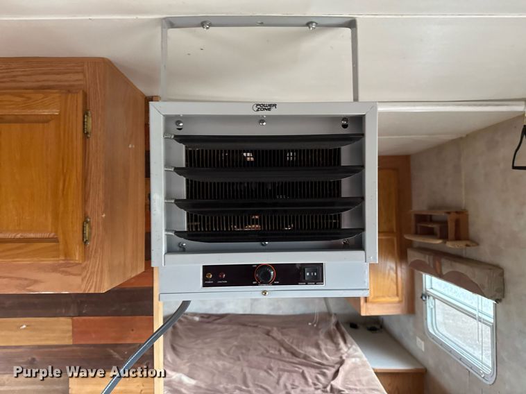 image for item EG5723 2004 Jayco Inc Jay Flight camper