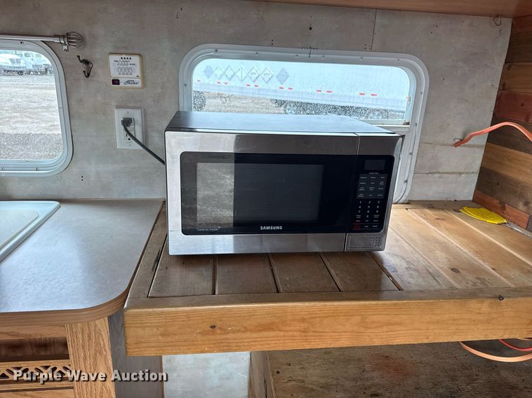 image for item EG5723 2004 Jayco Inc Jay Flight camper