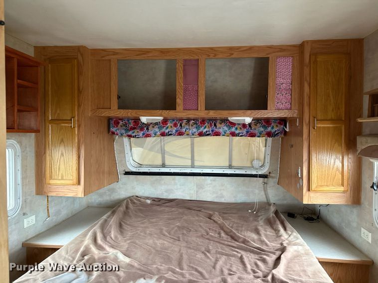 image for item EG5723 2004 Jayco Inc Jay Flight camper